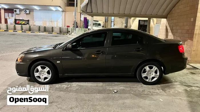 Mitsubishi Galant 2010 photo 4