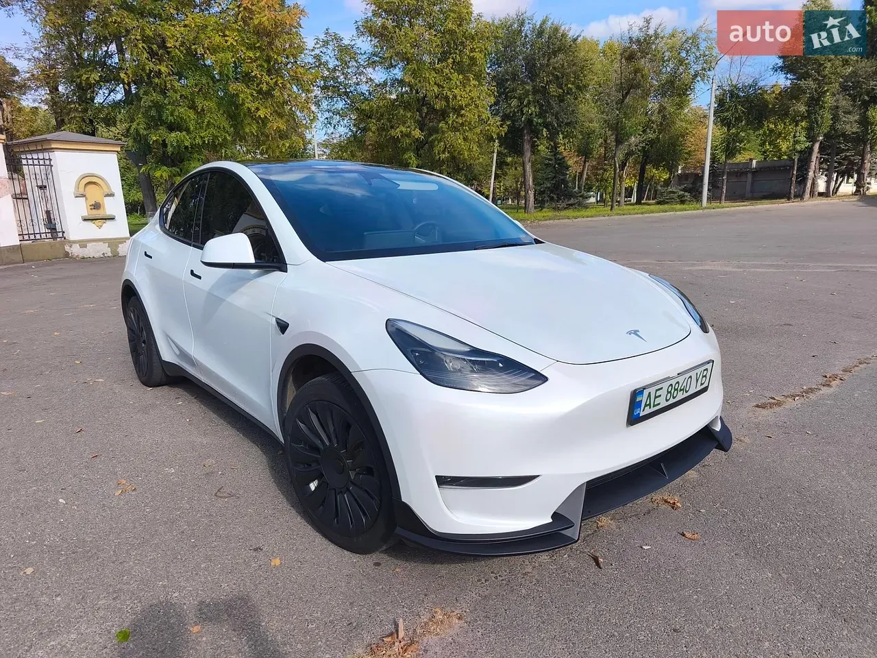 Tesla Model Y 2023 photo 4