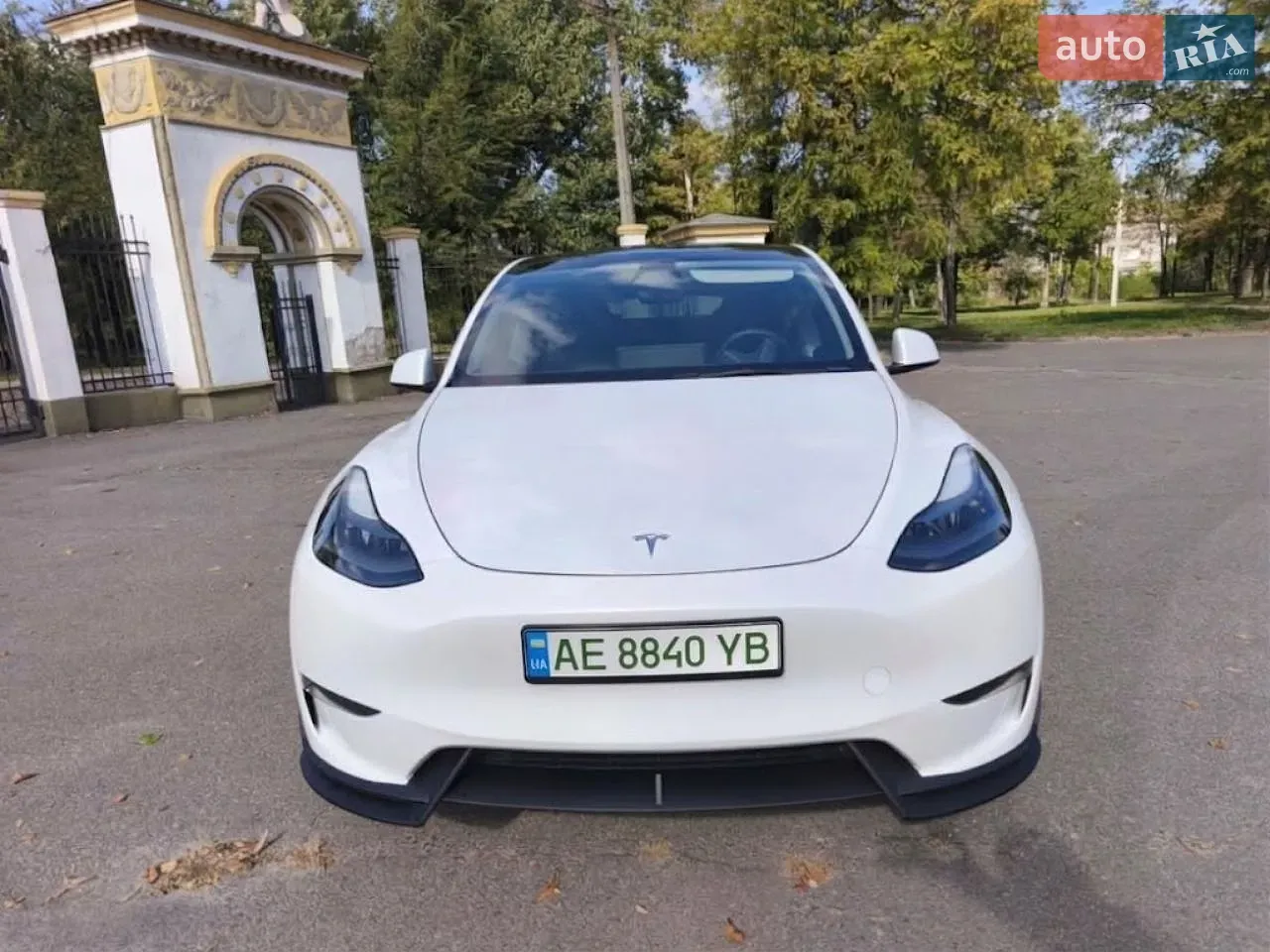 Tesla Model Y 2023 photo 2
