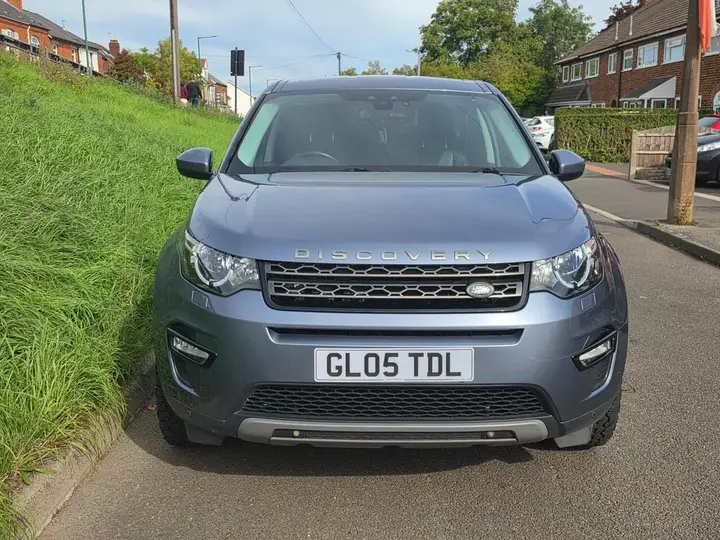 Land Rover Discovery Sport 2018 photo 2