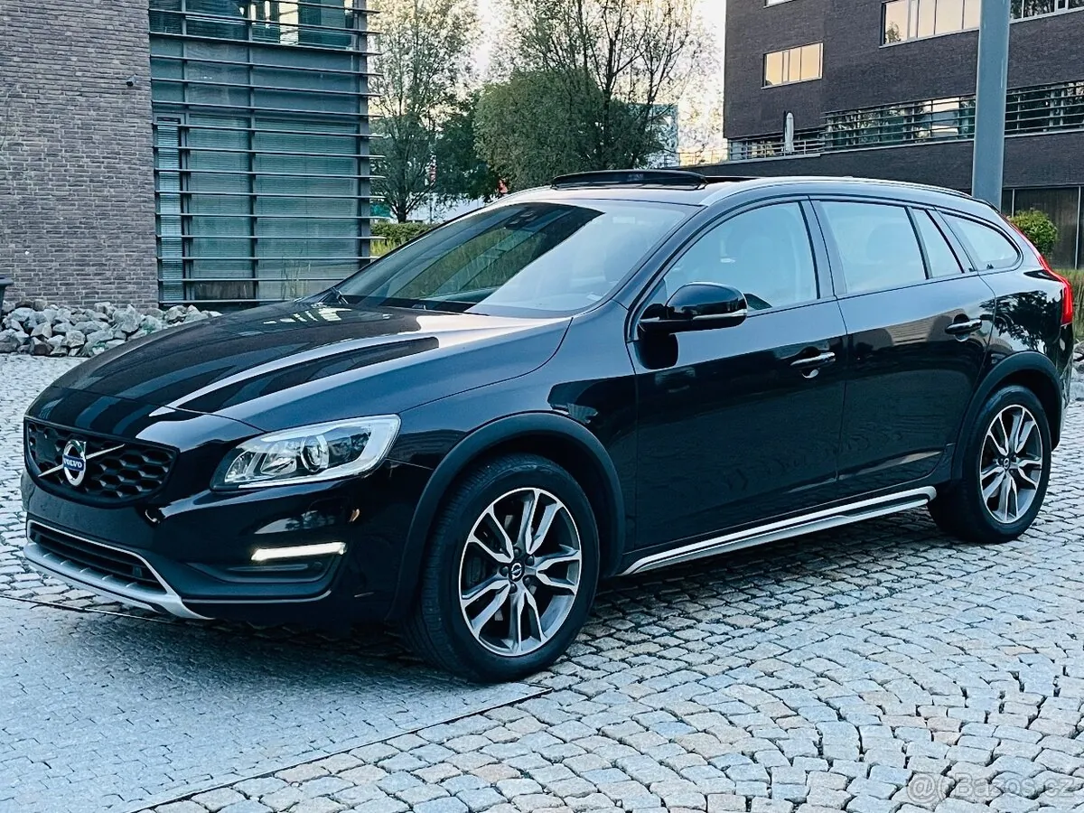 Volvo V60 2017 photo 2