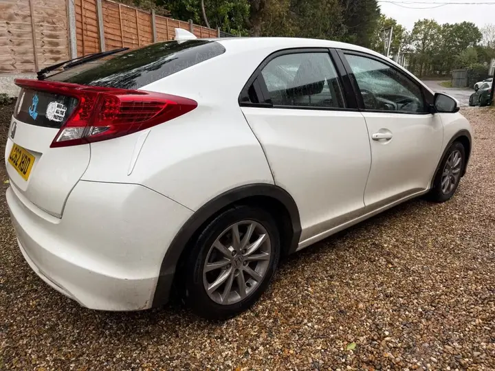 Honda Civic 2012 photo 2