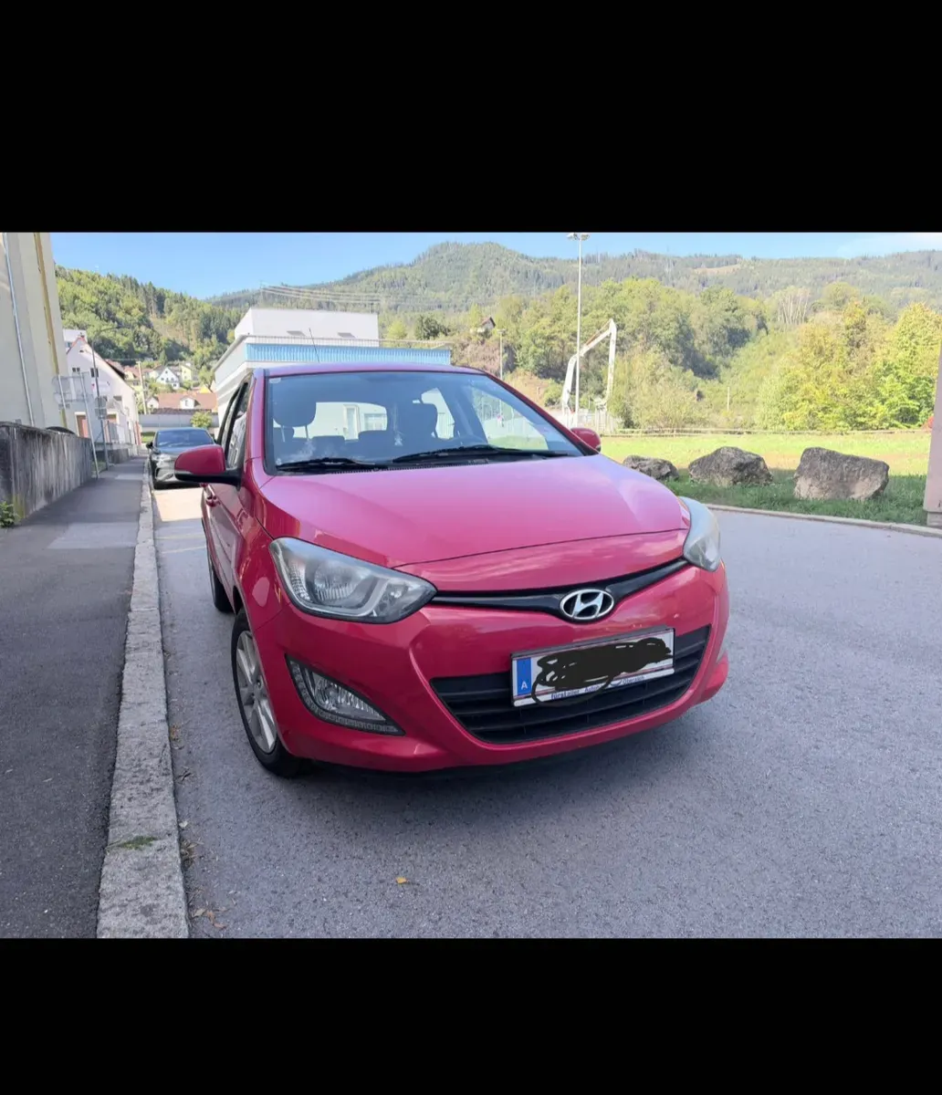 Hyundai I20 2013 photo 2
