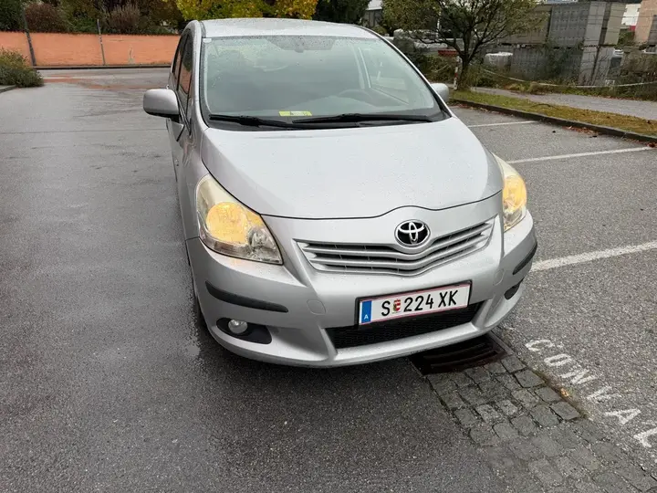 Toyota Verso 2011 photo 3