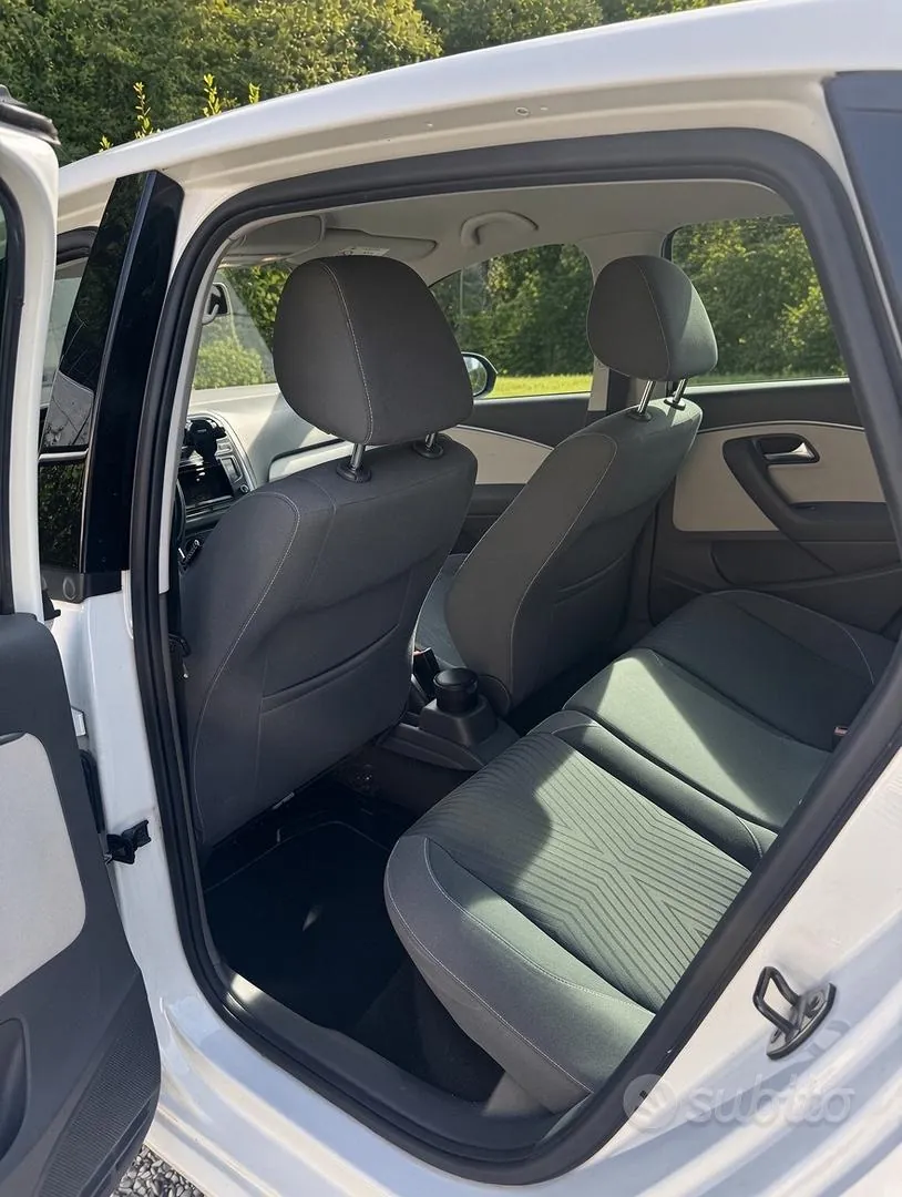 Volkswagen Polo 2015 photo 5