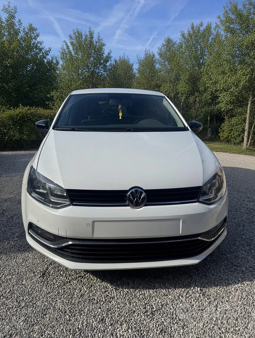 Volkswagen Polo 2015 photo 2