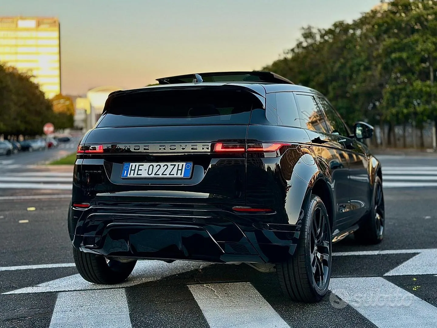 Land Rover Range Rover Evoque 2025 photo 4