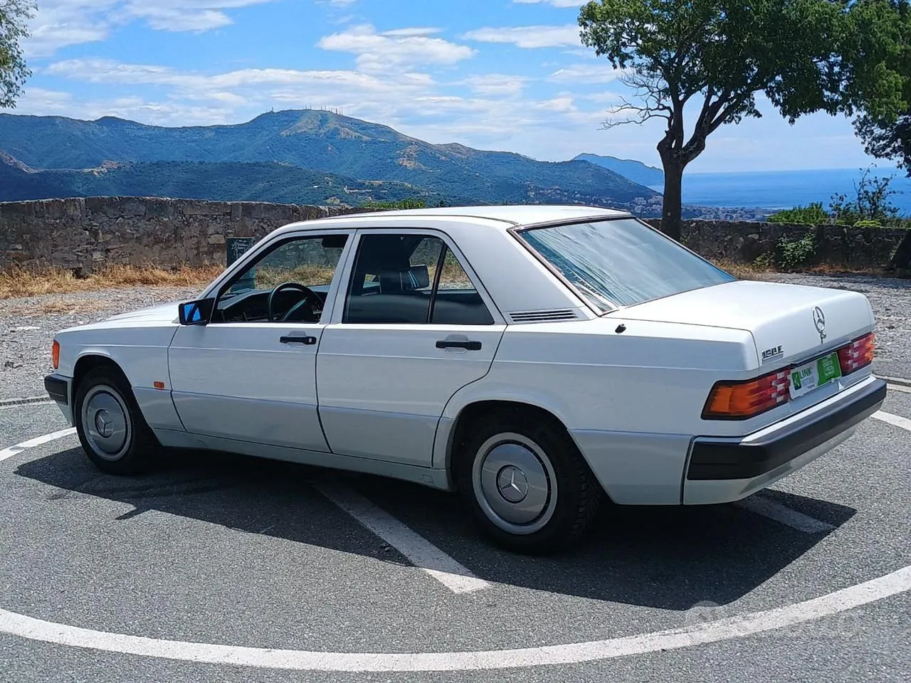 Mercedes-Benz 190E 1989 photo 5