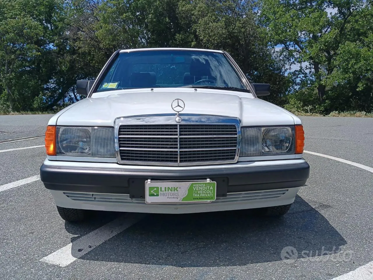 Mercedes-Benz 190E 1989 photo 3