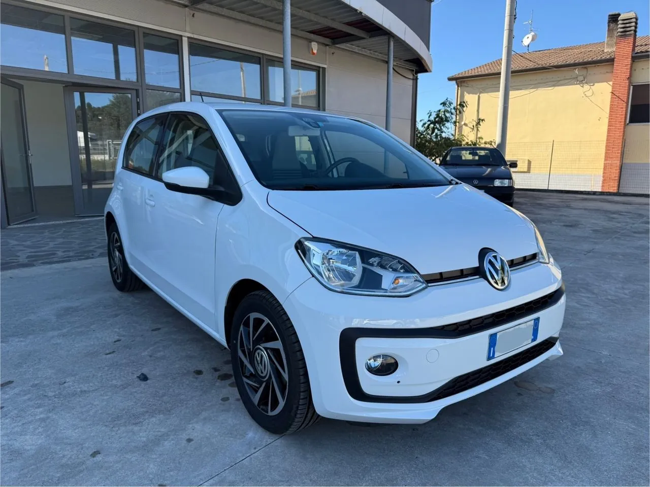 Volkswagen Up 2020 photo 2