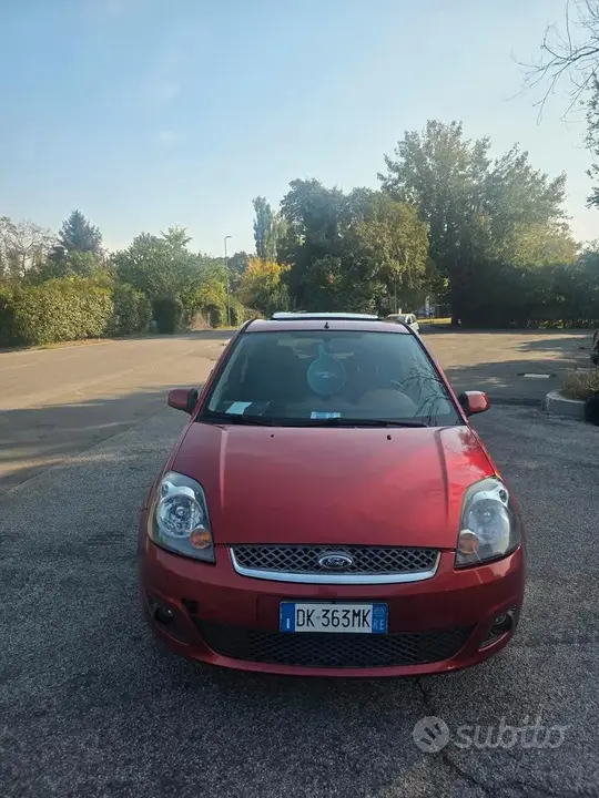 Ford Fiesta 2007 photo 2