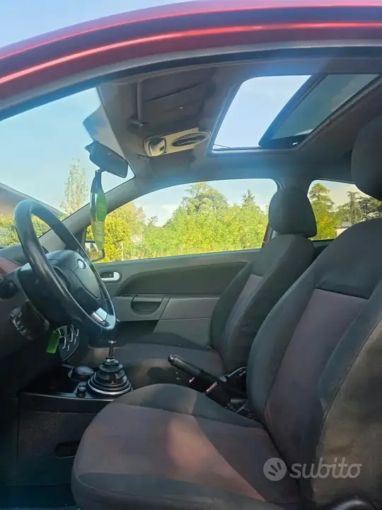 Ford Fiesta 2007 photo 4