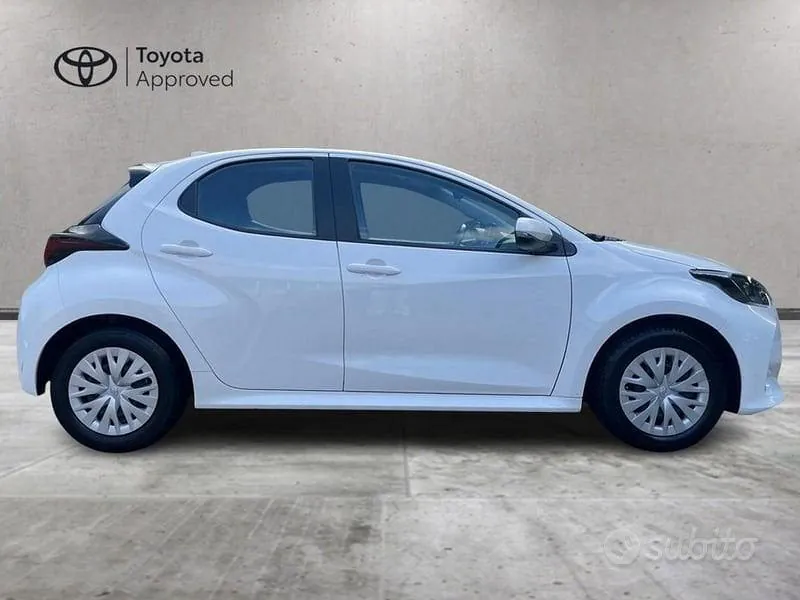 Toyota Yaris 2023 photo 5