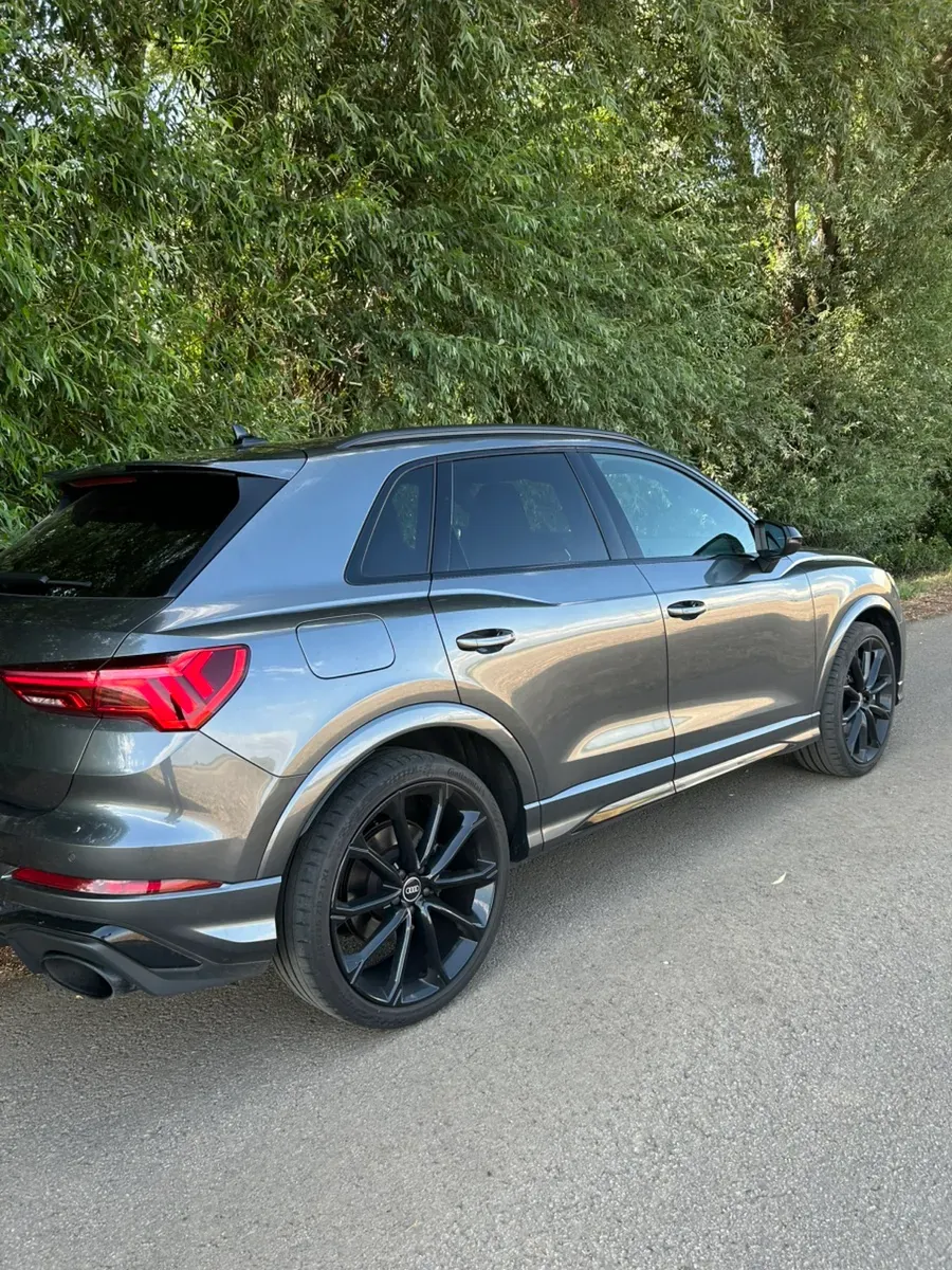 Audi Q3 2021 photo 2