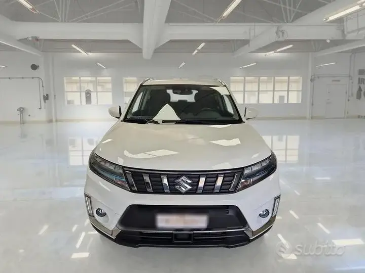 Suzuki Vitara 2023 photo 2