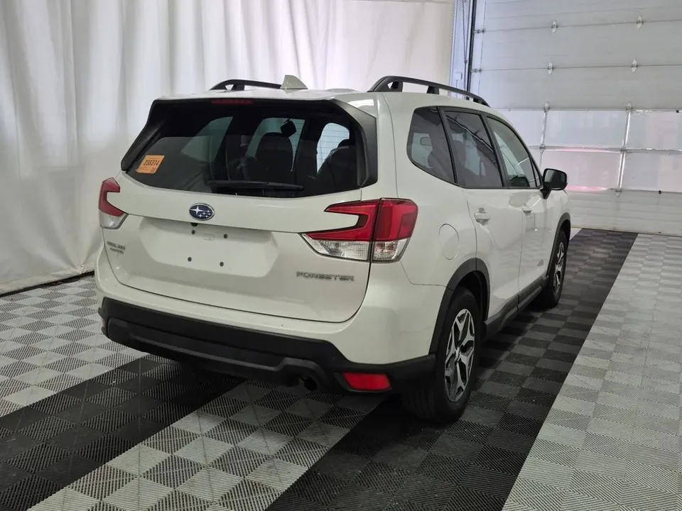 Subaru Forester 2023 photo 3