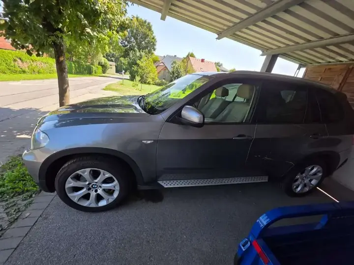 BMW X5 2009 photo 2