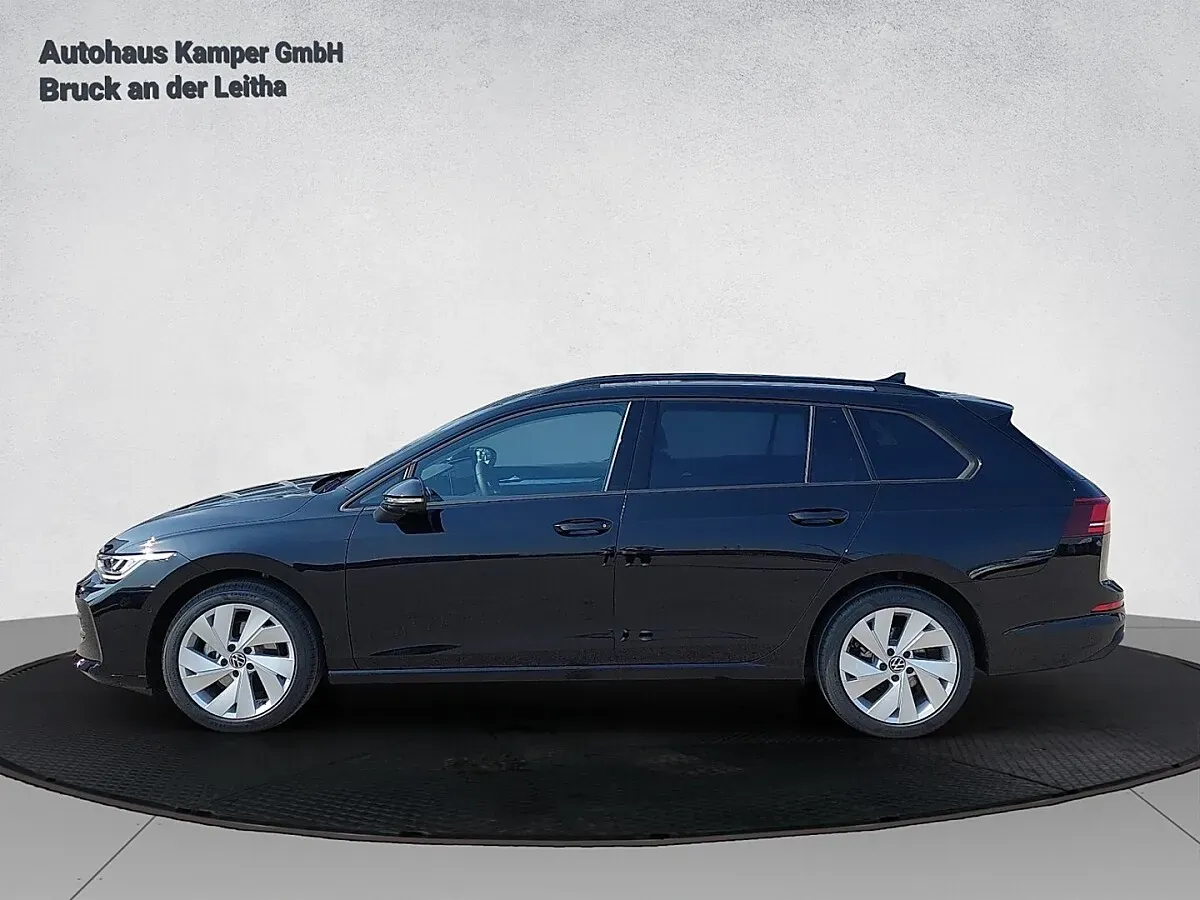 Volkswagen Golf 2026 photo 2