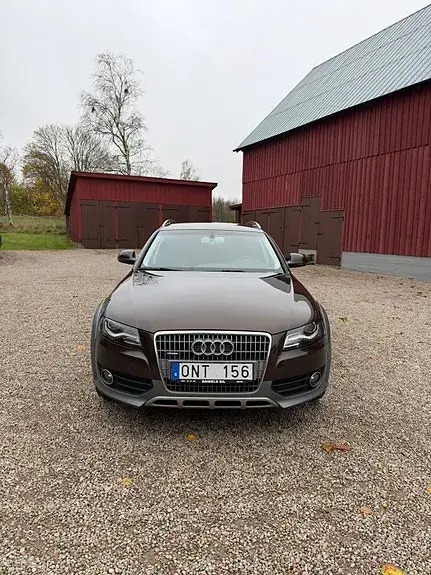 Audi A4 Allroad 2011 photo 2