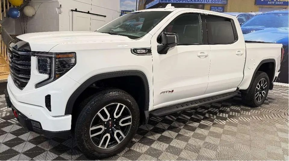 GMC Sierra 1500 2025 photo 2
