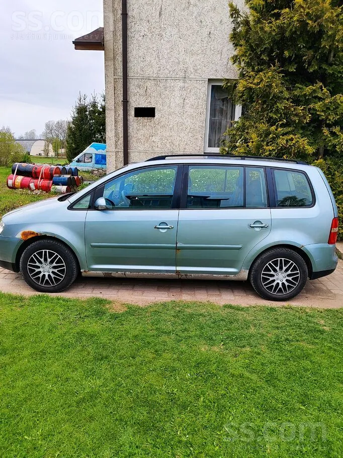 Volkswagen Touran 2007 photo 4