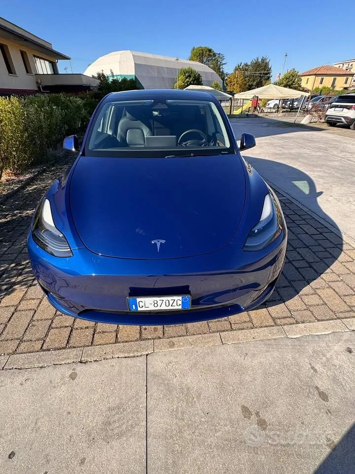 Tesla Model Y 2022 photo 2