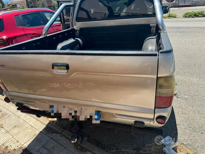 Mitsubishi L200 2003 photo 4