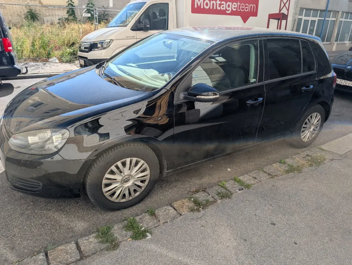 Volkswagen Golf 2010 photo 2