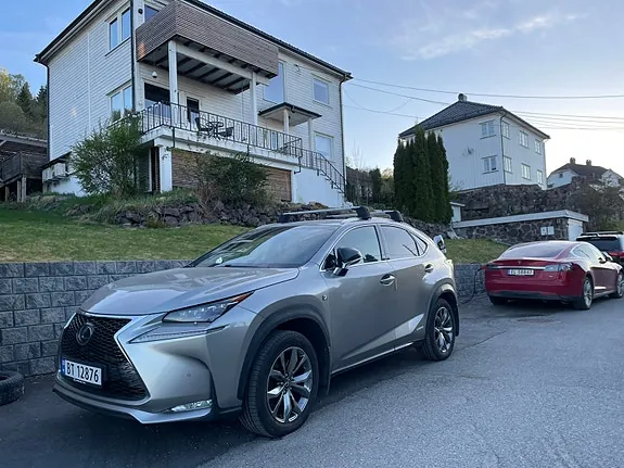 Lexus Nx300H 2014 photo 2