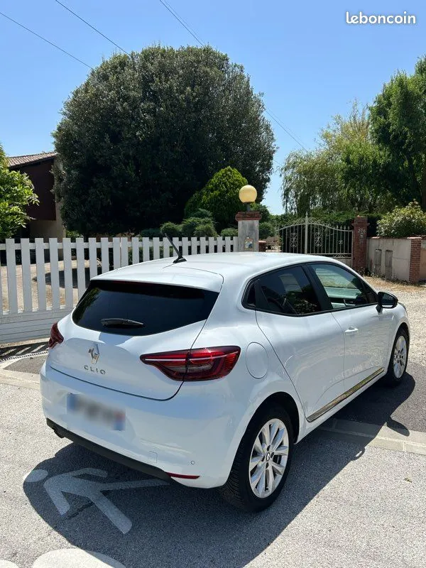 Renault Clio 2023 photo 3