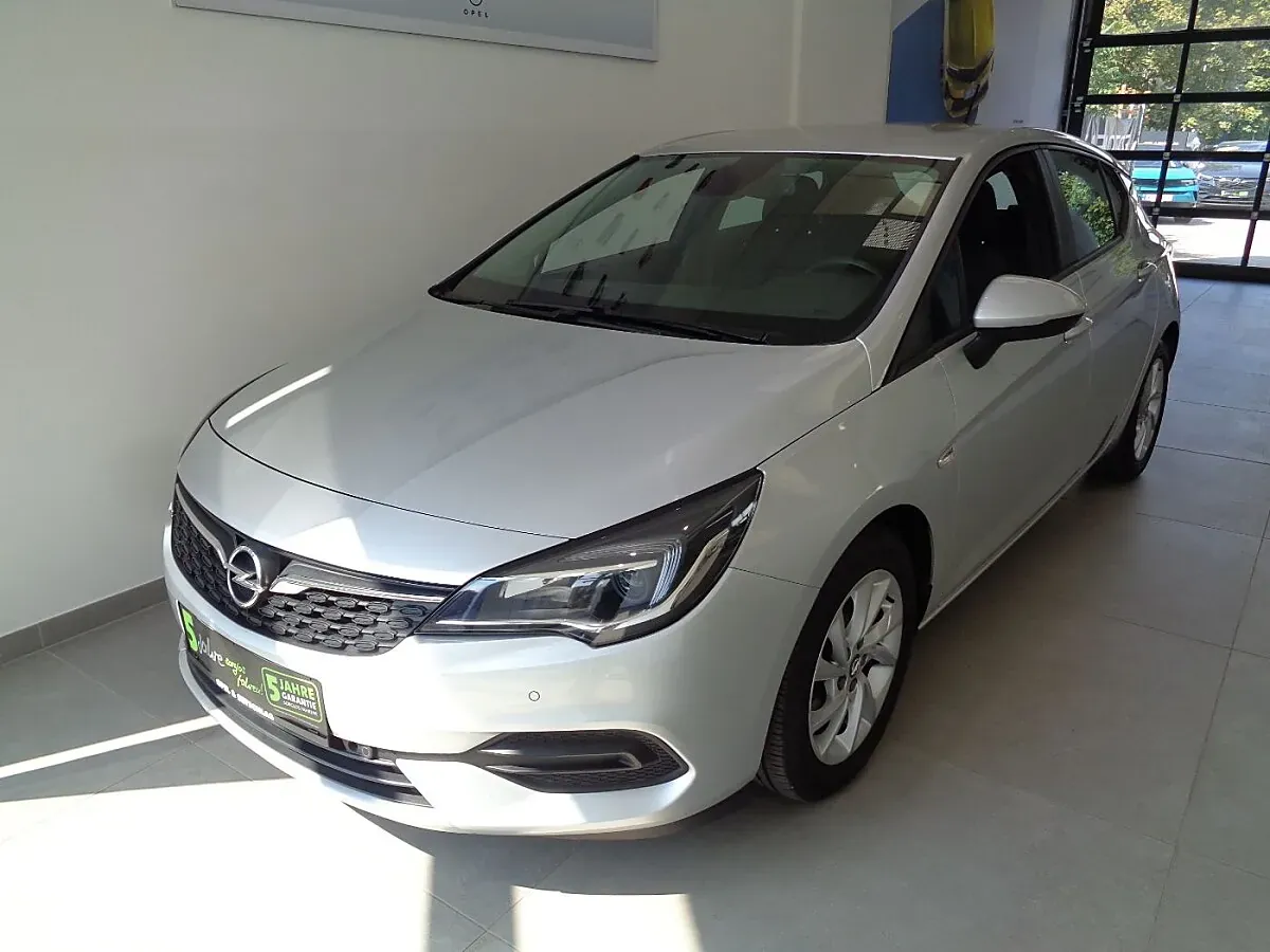 Opel Astra 2020 photo 2