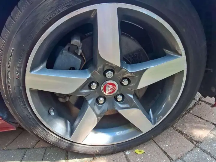 Jaguar Xe 2018 photo 4