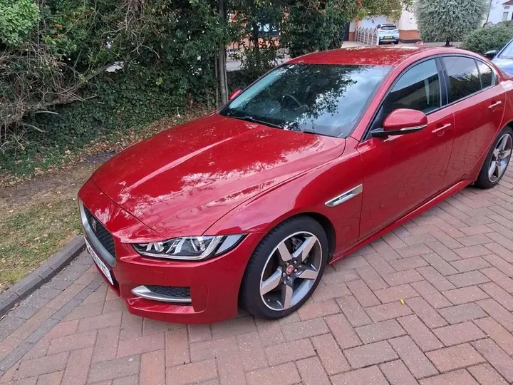 Jaguar Xe 2018 photo 2
