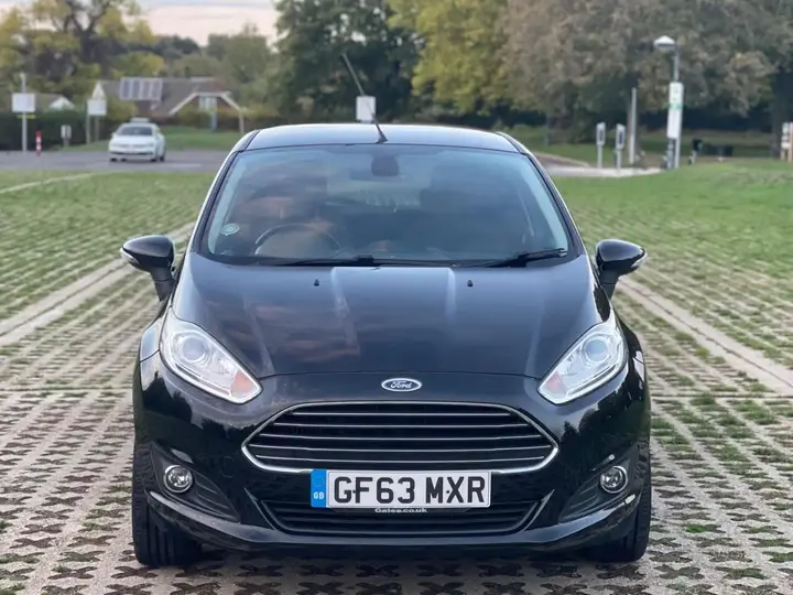 Ford Fiesta 2013 photo 2