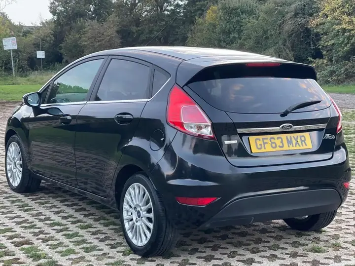Ford Fiesta 2013 photo 4