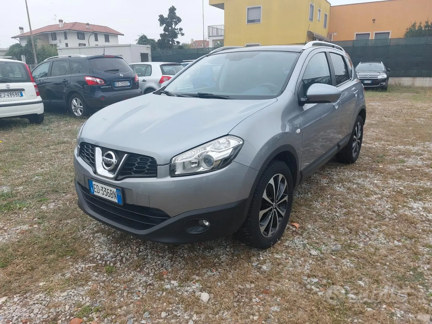 Nissan Qashqai 2011 photo 2