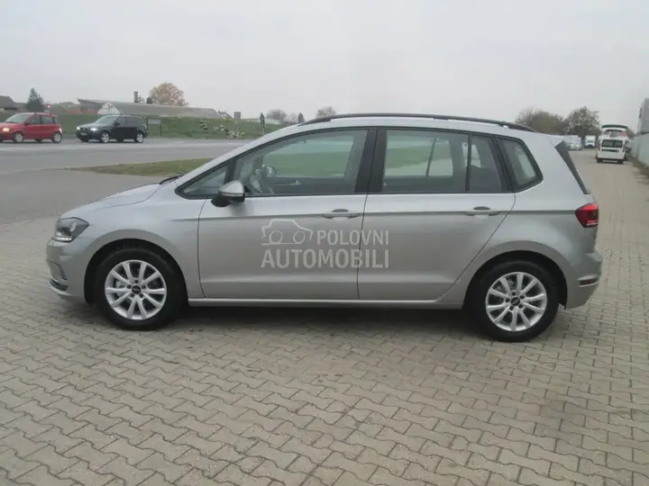Volkswagen Golf Sportsvan 2018 photo 2