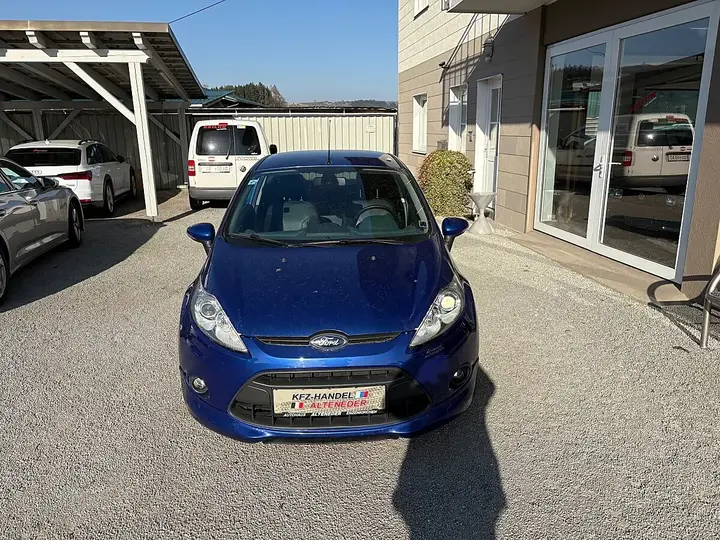 Ford Fiesta 2011 photo 2