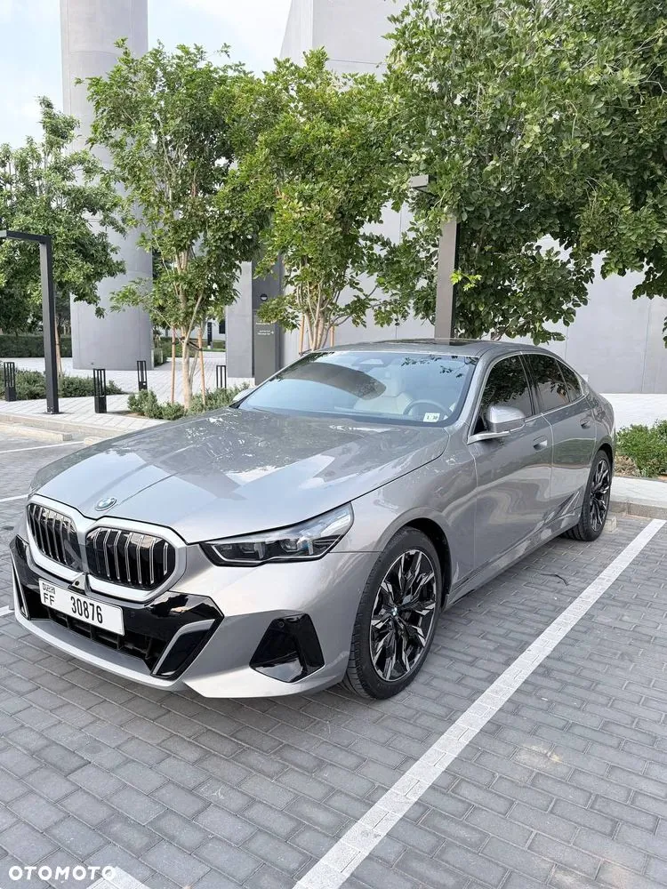 BMW 5 Series 2025 photo 2