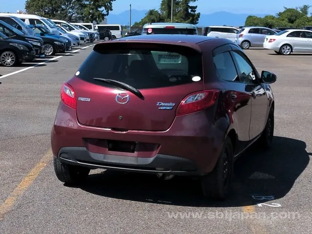 Mazda Demio 2011 photo 4