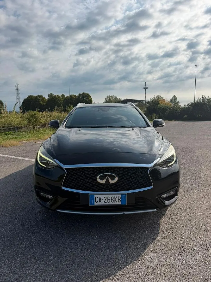 Infiniti Q30 2020 photo 2