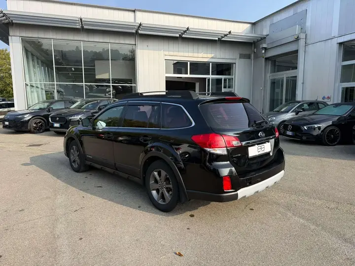 Subaru Outback 2014 photo 2