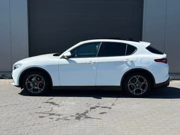 Alfa Romeo Stelvio 2023 photo 2