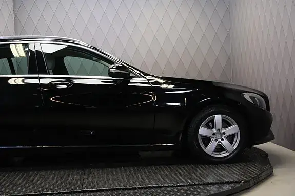 Mercedes-Benz C180 2015 photo 5