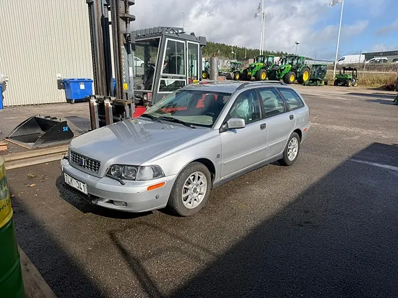 Volvo V40 2003 photo 2