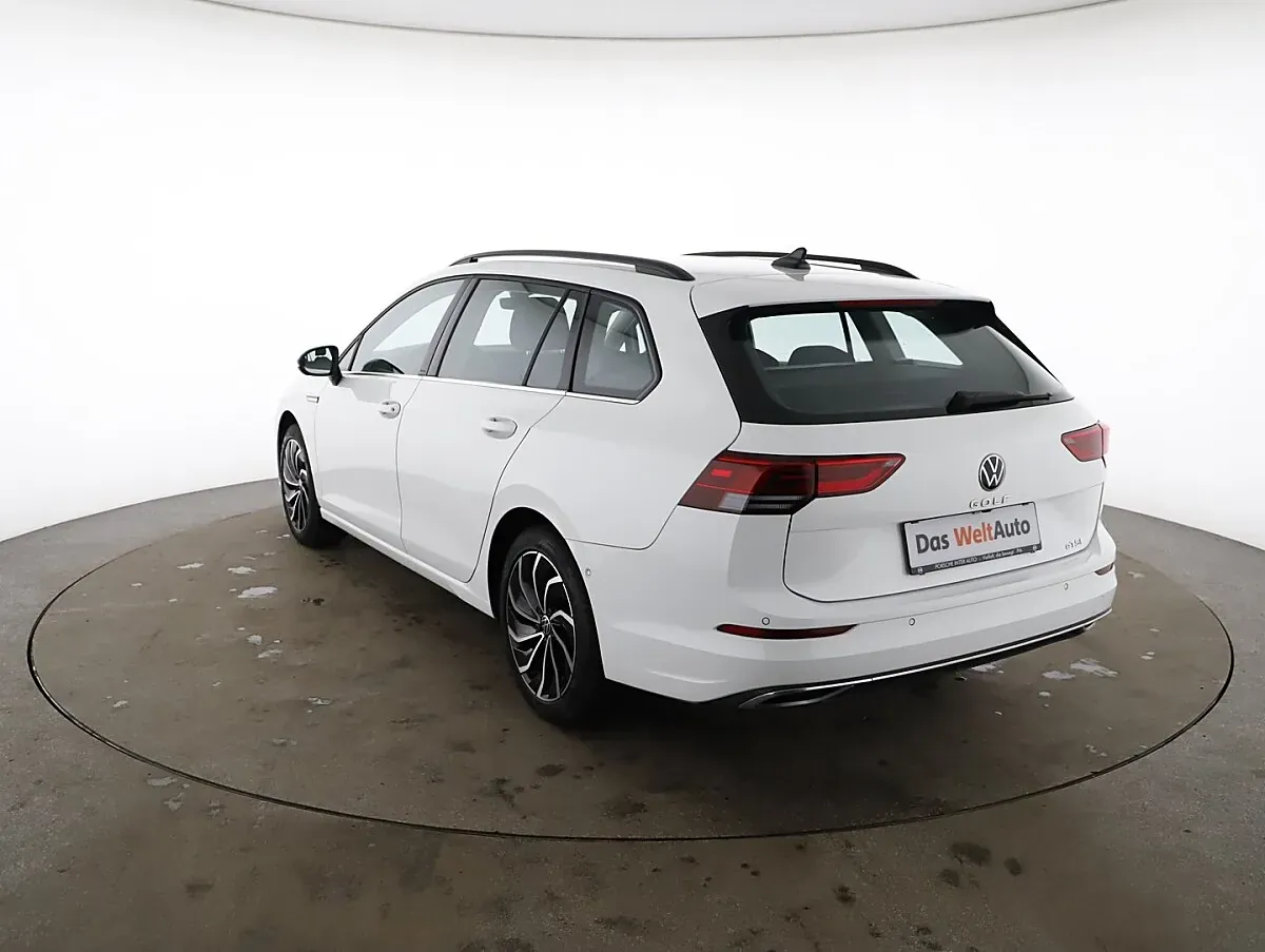 Volkswagen Golf 2021 photo 2