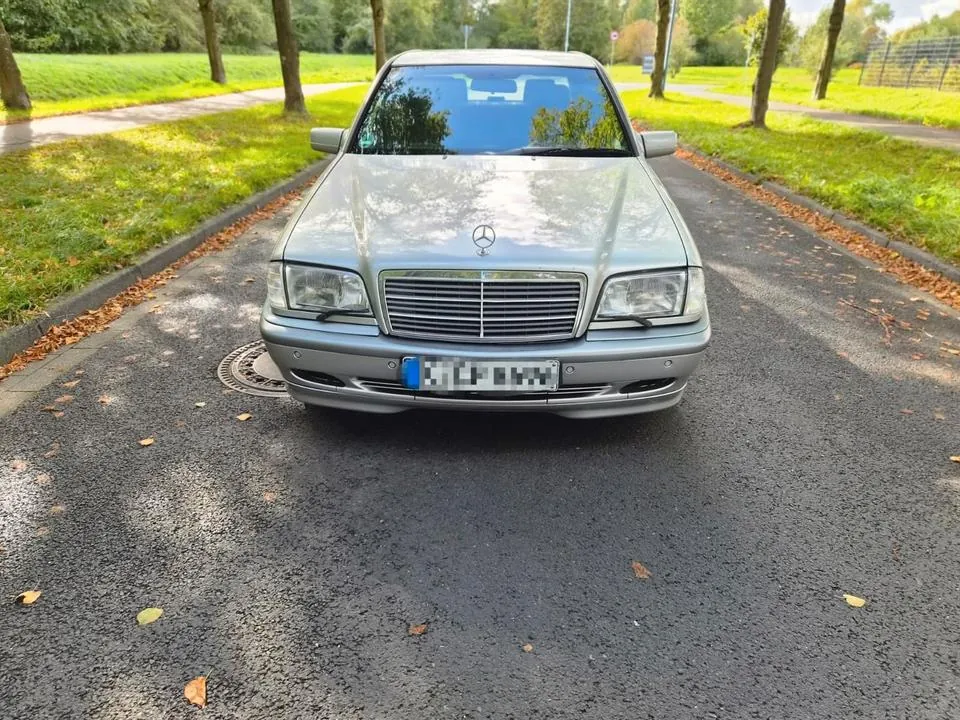 Mercedes-Benz C 240