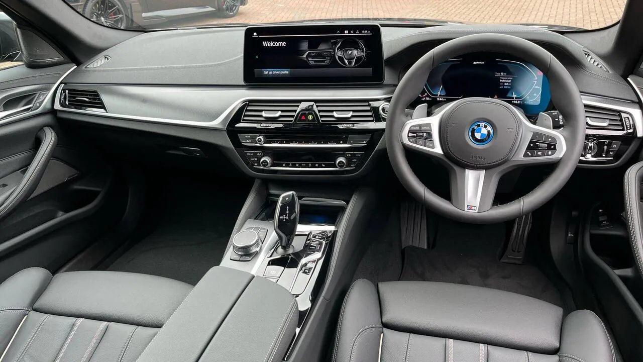 BMW 5 Series 2024 photo 4