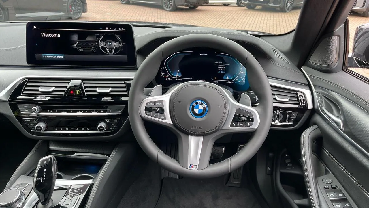 BMW 5 Series 2024 photo 5