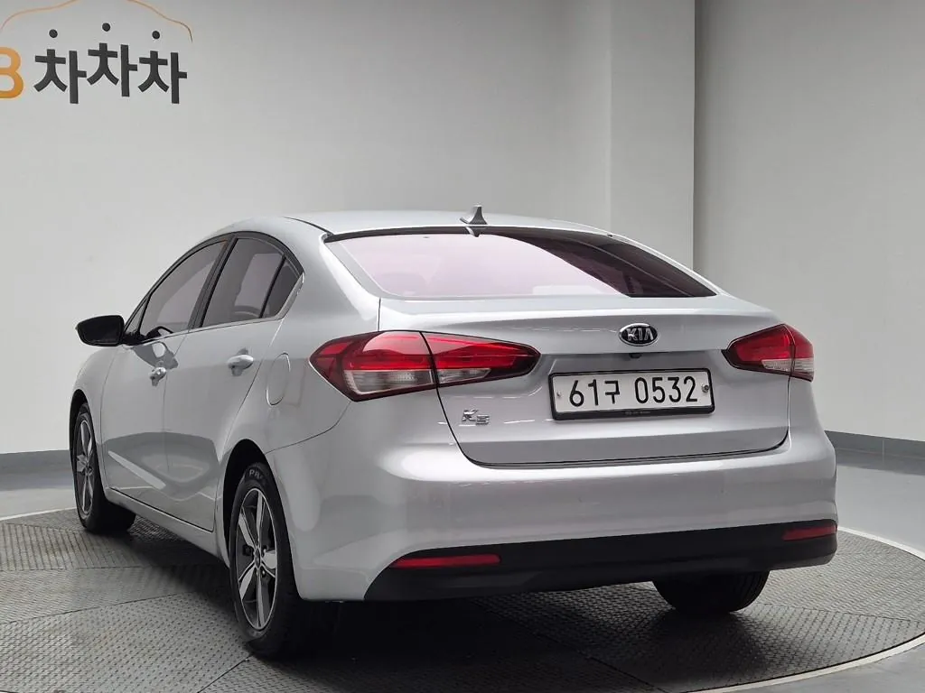 Kia K3 2016 photo 2